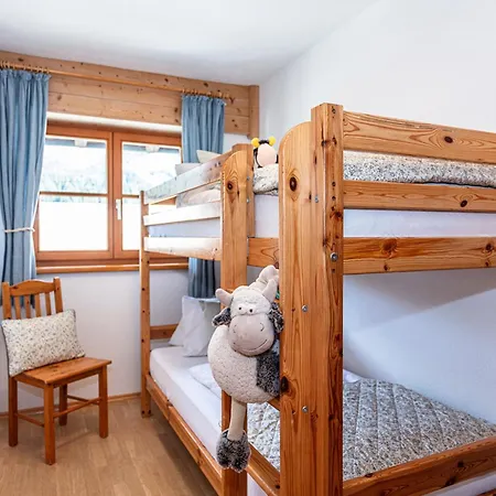 Bio-bauernhof Niederlehen Farm stay *